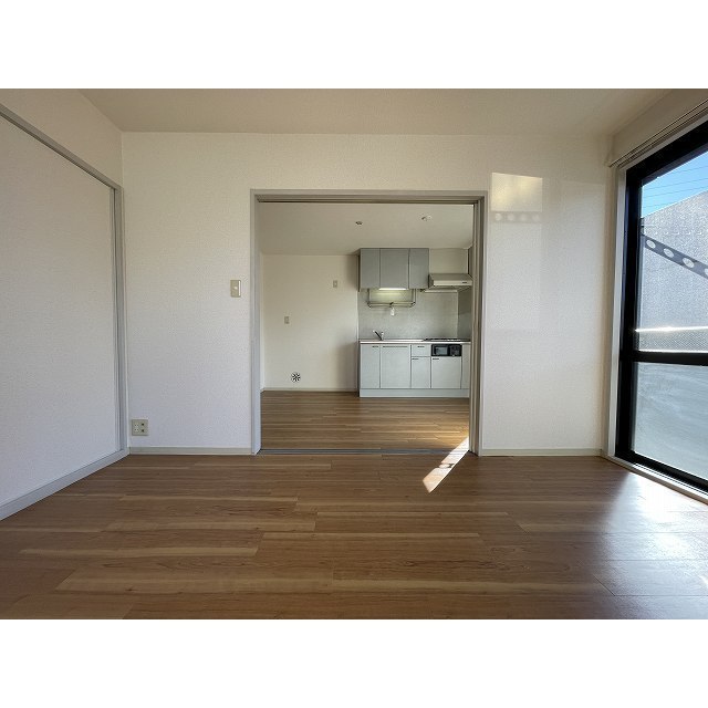 クレール大倉山　太尾町 リビング