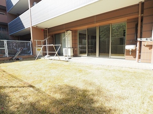 ライオンズ多摩センター　翠彩の杜3階 南向き専用庭