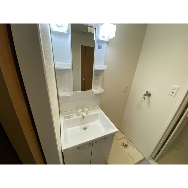 シャトール田口金沢八景207号室 内観