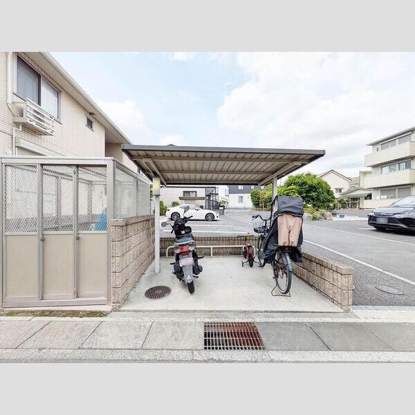 根通り 駐輪場