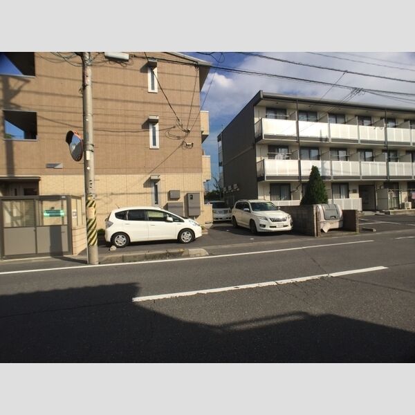 アーバンコート 駐車場