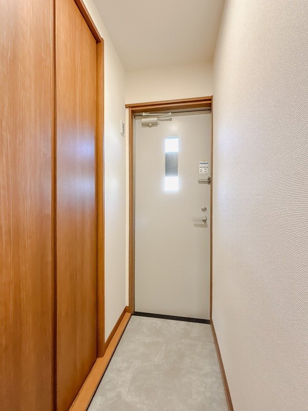 アイビスコートⅡ1階 玄関