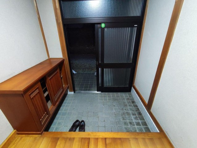 伊勢原石田戸建 玄関も広い。１坪越え。