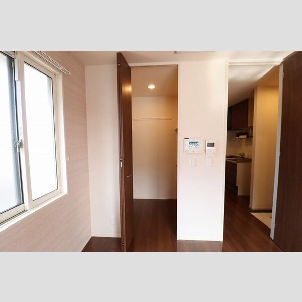 コンフォート　リリィ301号室 ウォークインクローゼット