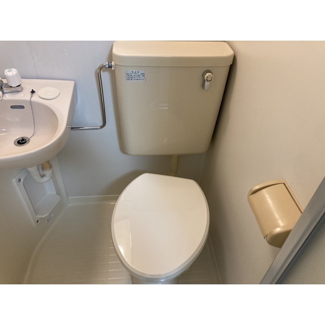 第100オーナーズビル202号室 内観