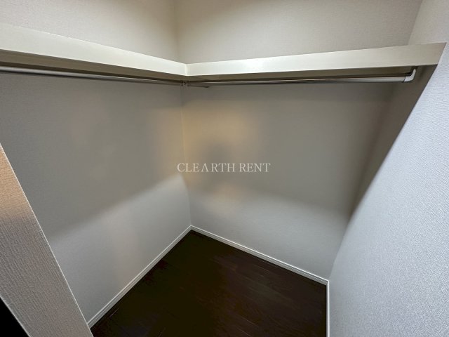 グラーサ西麻布2階 収納力のあるクローゼット