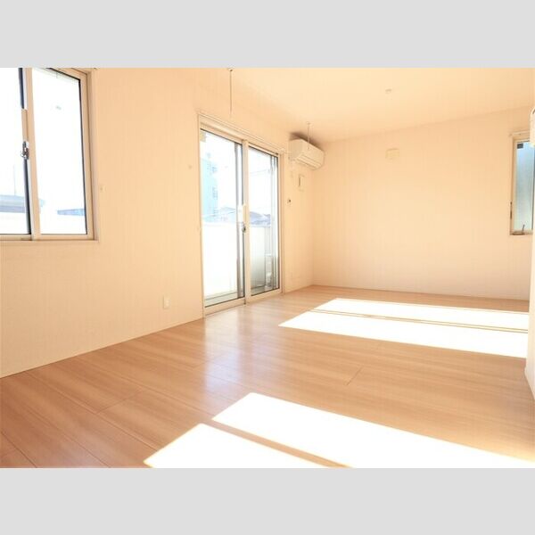 ドエルメイツB リビング(別角度)