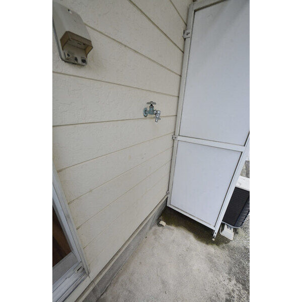 リライアンス六浦0102号室 洗濯機置場