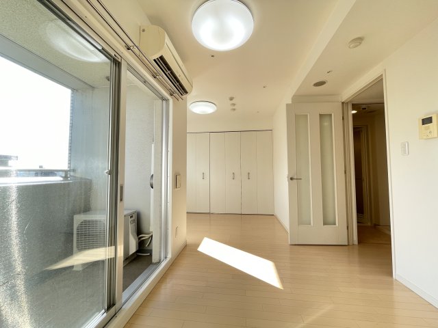 グラントゥルース東向島502号室 リビング