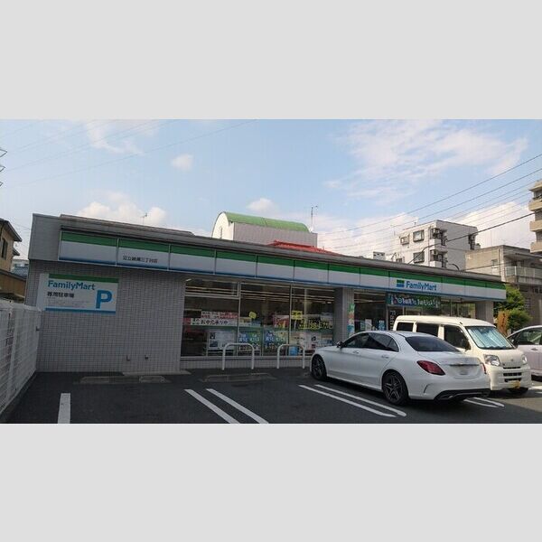 アンジュール綾瀬 ファミリーマート足立綾瀬三丁目店