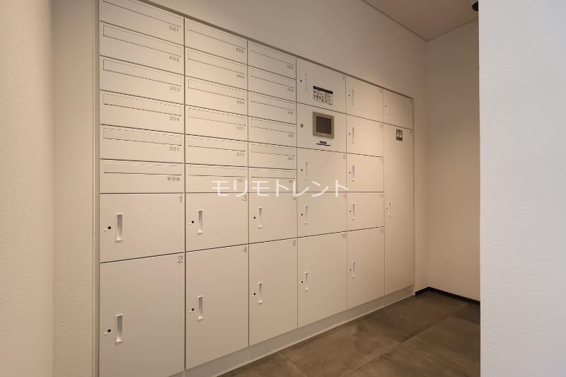イプセ白金台2階 メールボックス・宅配ボックス