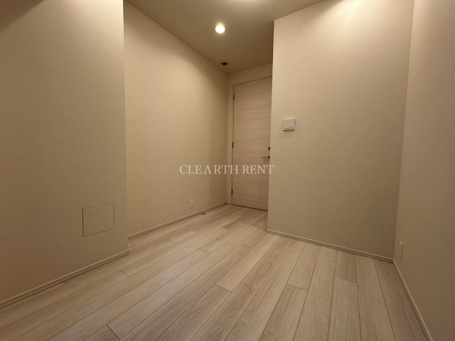 ブランズ愛宕虎ノ門2階 エアコン・クローゼット設備の寝室