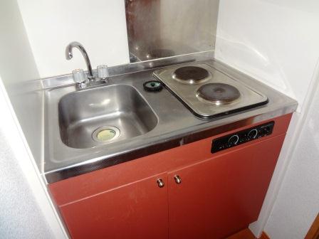 レオパレスプレミール キッチン