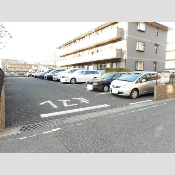 ラ・グラシューズ 駐車場(要空き確認)