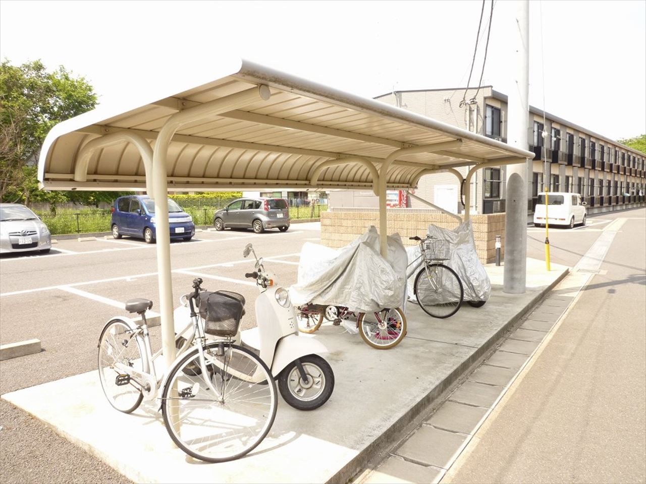 レオパレスアンダンテ117号室 駐輪場