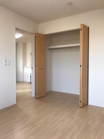 ビスタ湘南201号室 収納