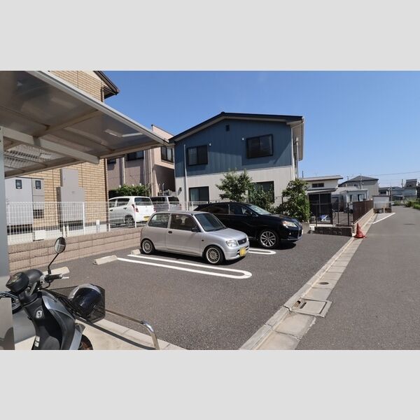 ツヴァイ 駐車場