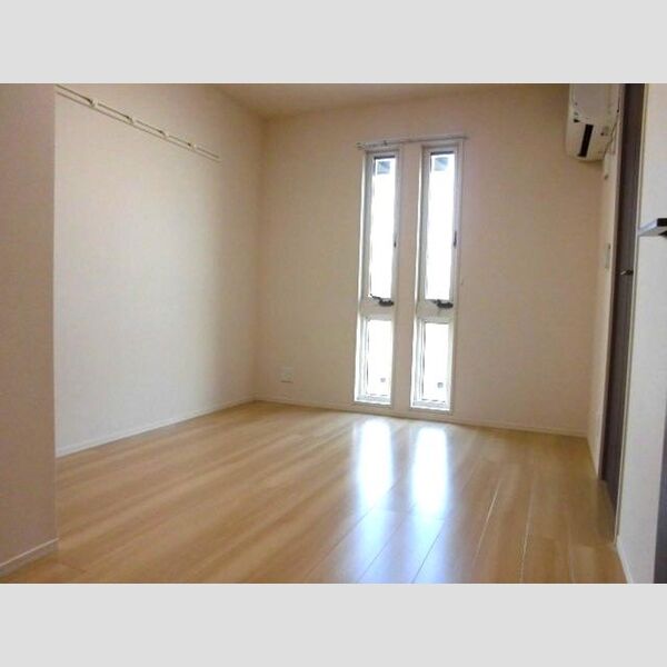 サン・コーポラス205号室 洋室