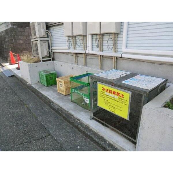 Gemini East & West 外観