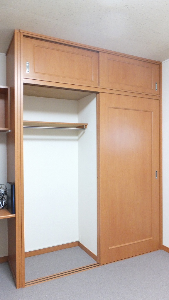 レオパレスサンライズ207号室 クローゼット