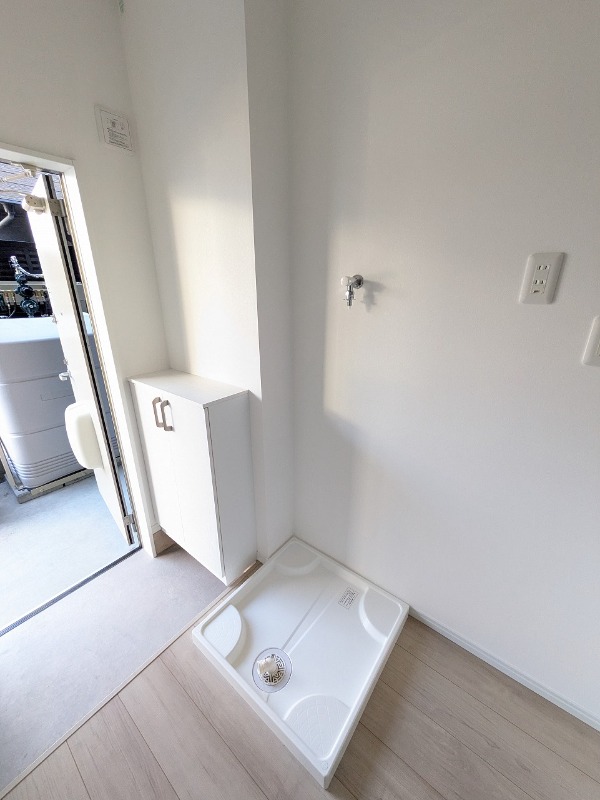 アリスワン南三咲(E-222)2階 玄関