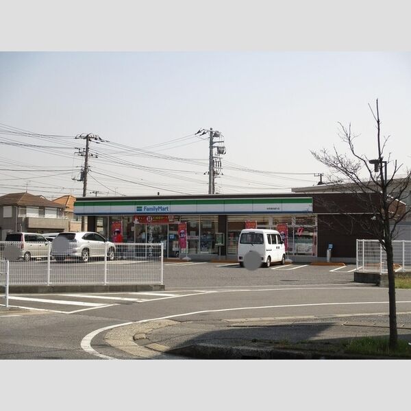 ピエスクレール コンビニ(553m徒歩7分)