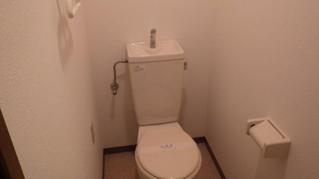 ヴァンシャルマンＯＺ2階 トイレ