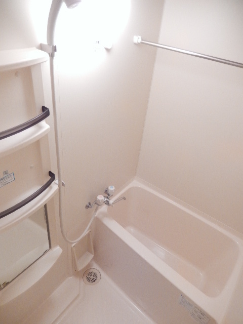 ガラ・シティ大崎6階 落ち着いた空間のお風呂です