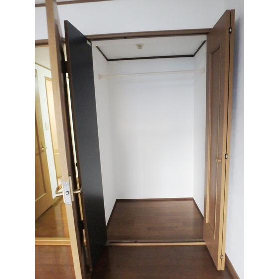 ブライトオーク311号室 収納