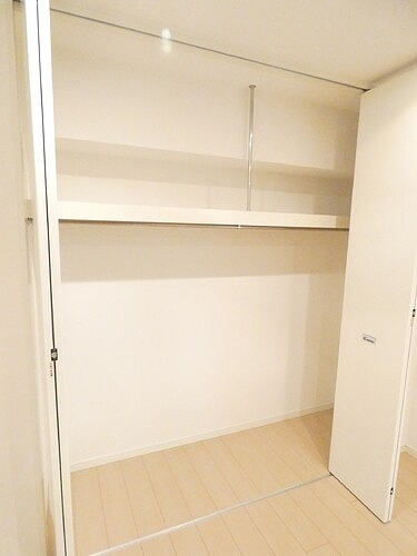 ベルファース市ヶ谷6階 クロゼット　※2022年11月撮影