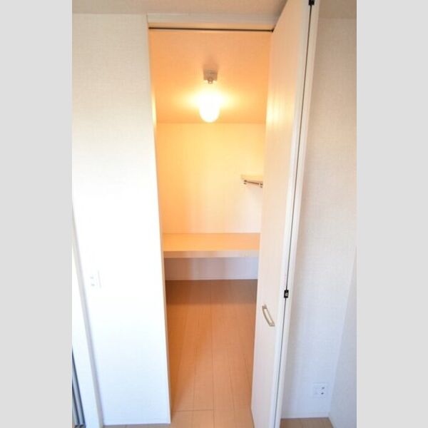 ワイズハウス302号室 収納