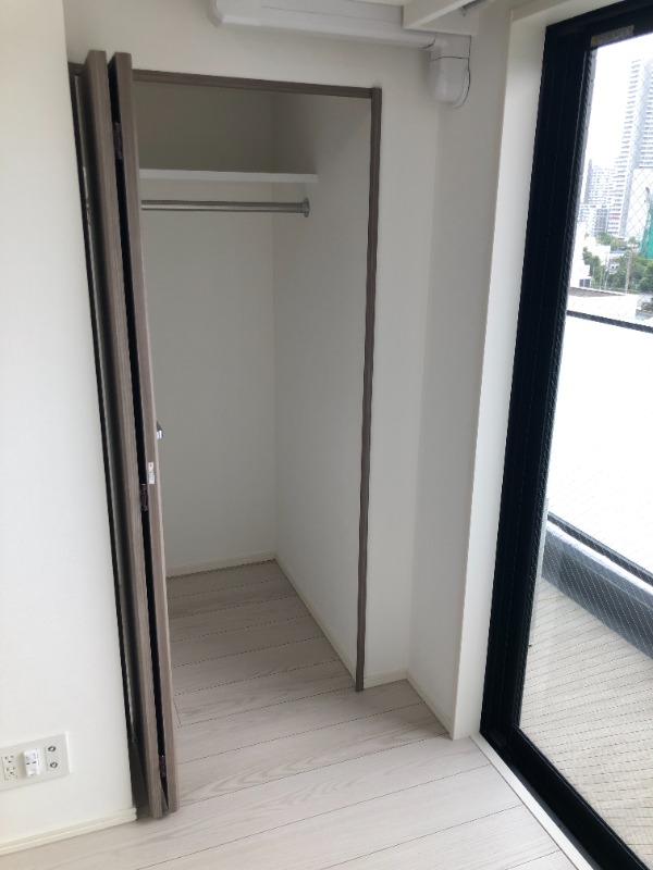 クレイシア横浜NORTH6階 収納