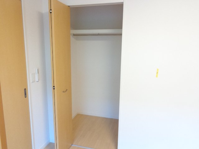 フローリッシュ・ガーデン102号室 クローゼット