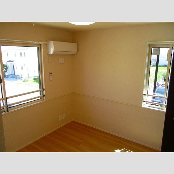 MKハイム201号室 居室