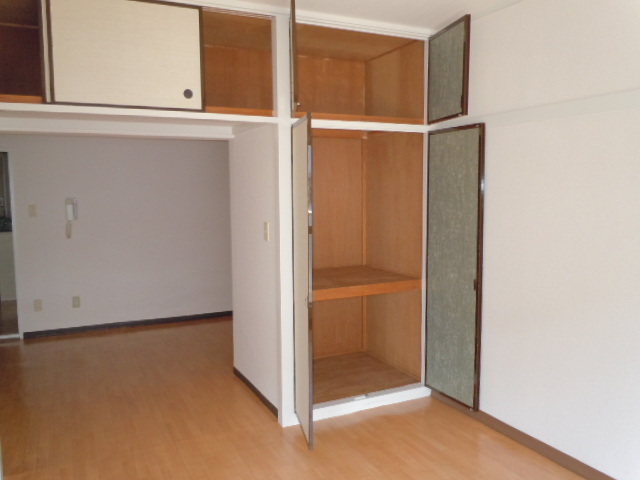 カサベルデ立野 収納