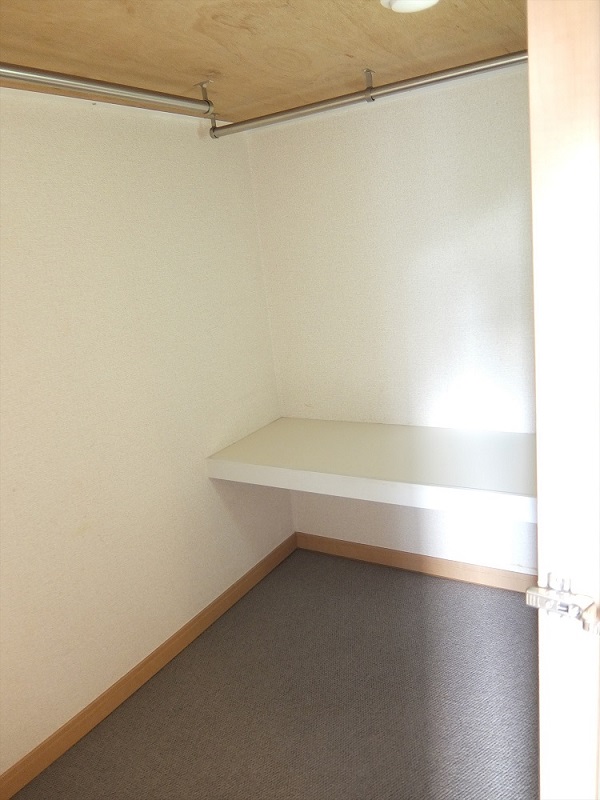 レオパレス浦和美園204号室 玄関