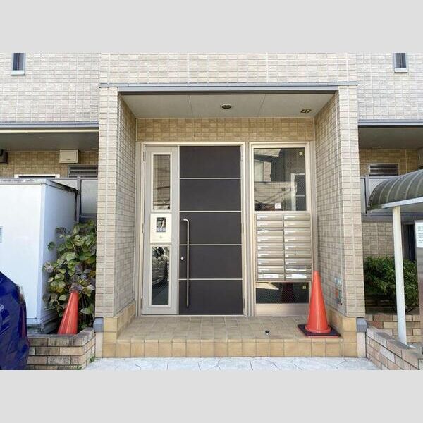 ソレーユ・トレビナ エントランス