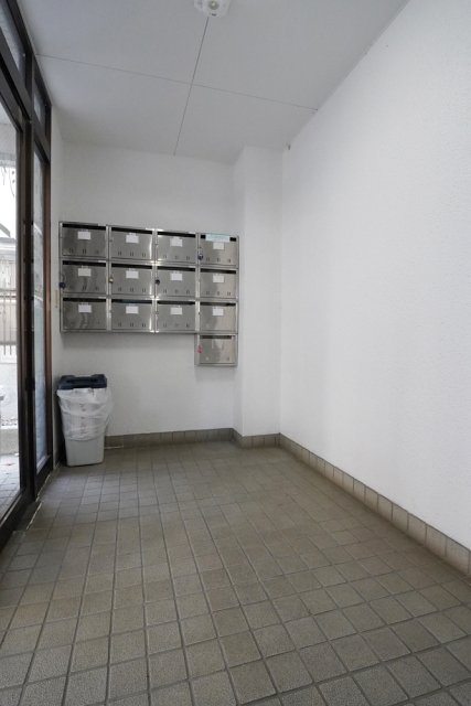 シャトル・K エントランス