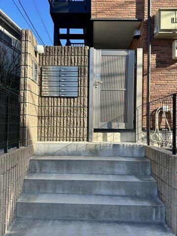 ベイルーム中山104号室 エントランス