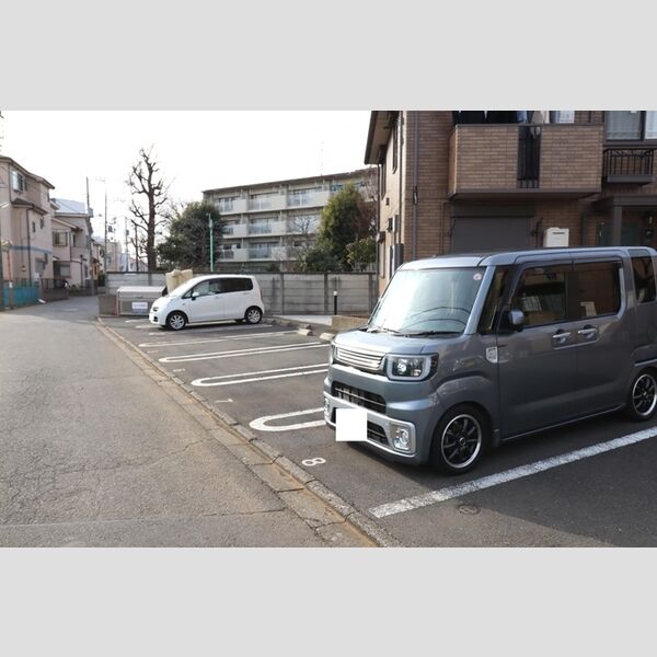 ルーチェ星ヶ丘　A棟 駐車場