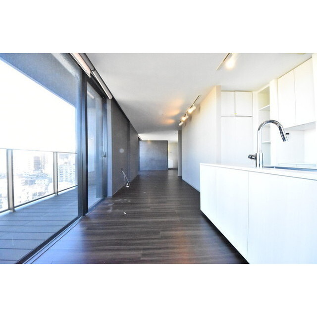 スクエアガーデン池袋 内観