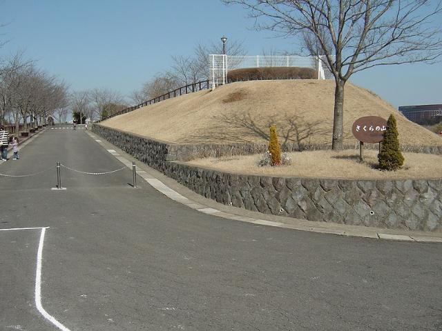 ＧｒａｎｄｉｒＢ さくらの山公園まで1,300ｍ