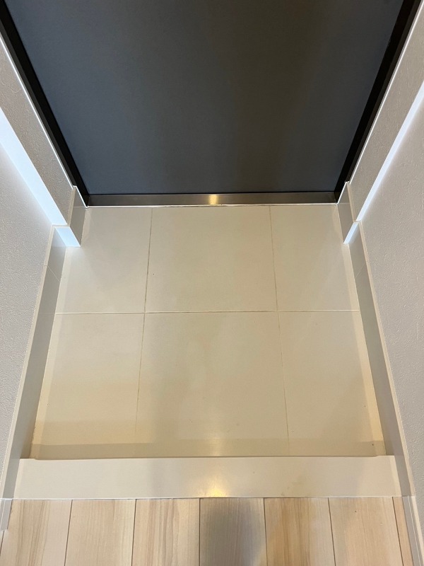 グランパーク町屋6階 玄関