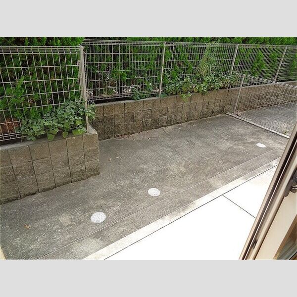 アドバンスコート　B101号室 専用庭