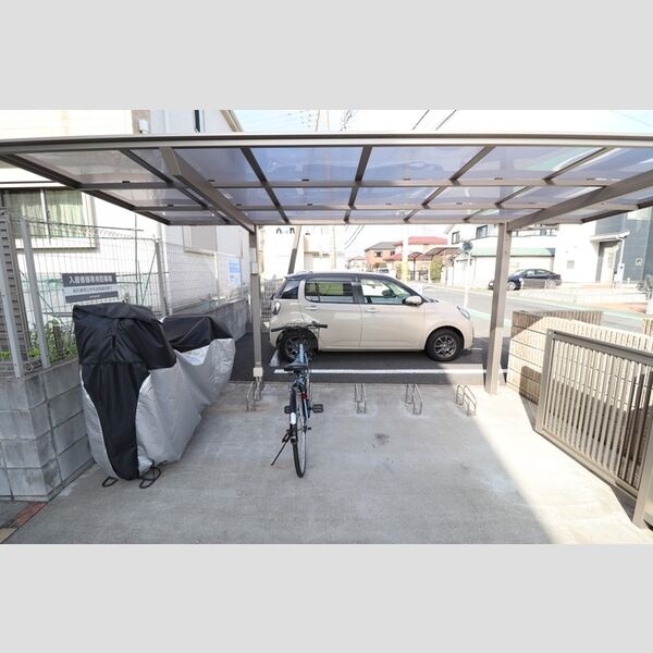 ラ プリマ さくら坂202号室 駐輪場