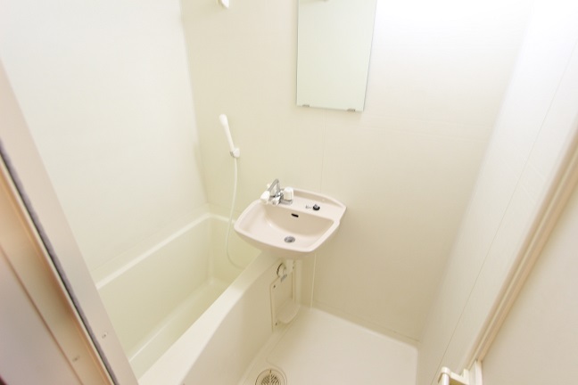 レオパレスＦＵＴＵＲＥ３０205号室 靴箱