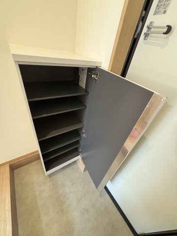 Ｆｌａｔ八千代村上0102号室 シューズボックス付きです！