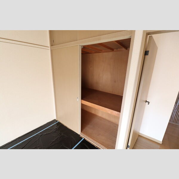 ウィルヴィラージュⅠ 押入