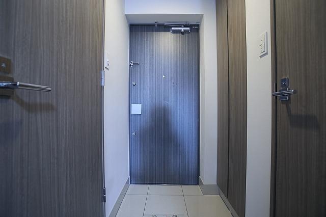 LIMERESIDENCE HIKIFUNE5階 玄関