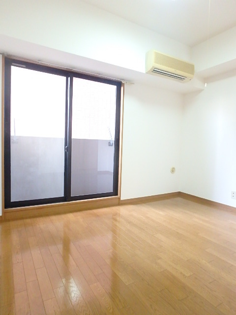 ガーラ笹塚駅前9階 個人の部屋や寝室として使える洋室です